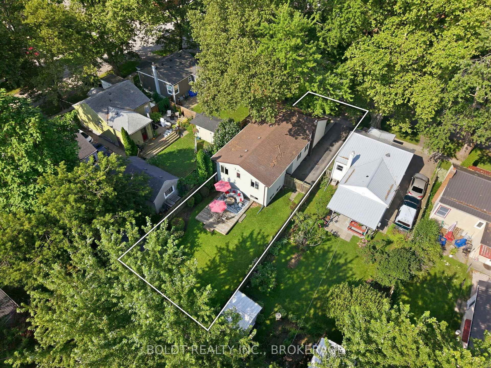 16 Longfellow Avenue • St. Catharines, ON photo 38