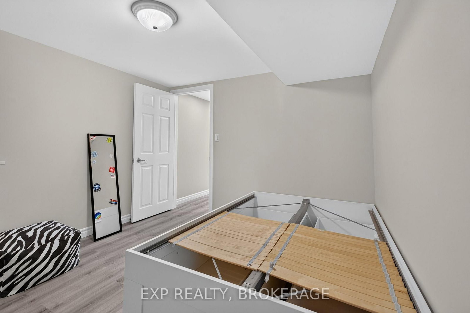 646 PORTSMOUTH Avenue • Kingston, ON photo 32