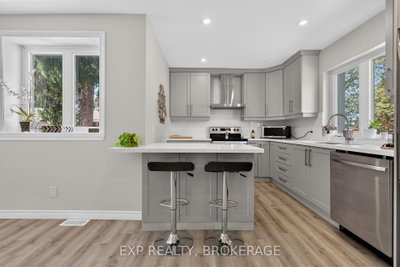 646 PORTSMOUTH Avenue • Kingston, ON photo 5