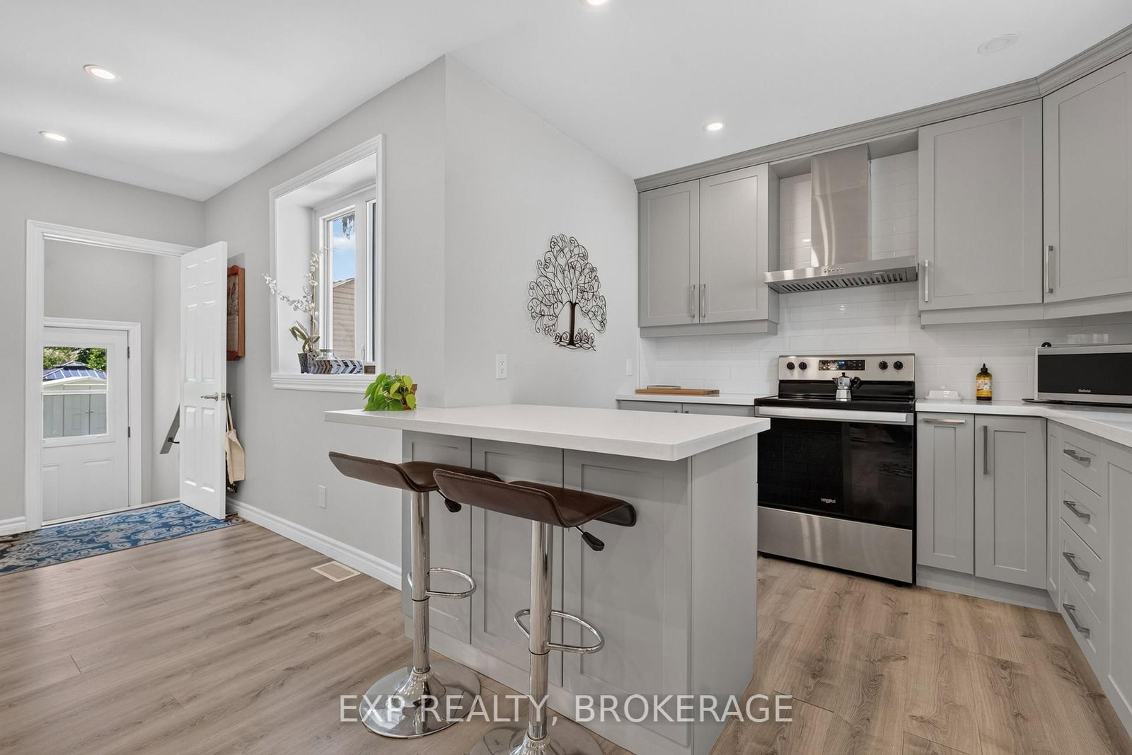 646 PORTSMOUTH Avenue • Kingston, ON photo 6