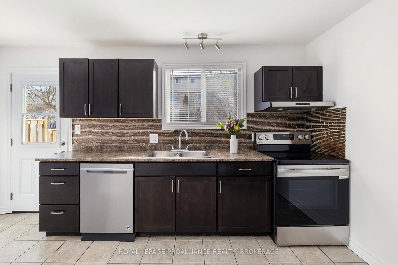 44 Rosemund Crescent • #53 • Kingston, ON photo 13