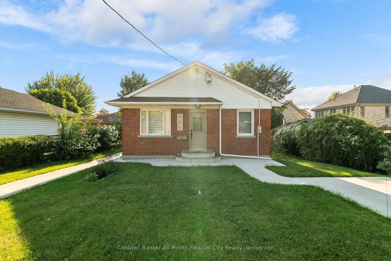 13 Waterloo Street N