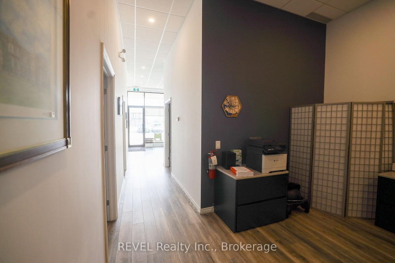 8685 LUNDYS Lane photo 4