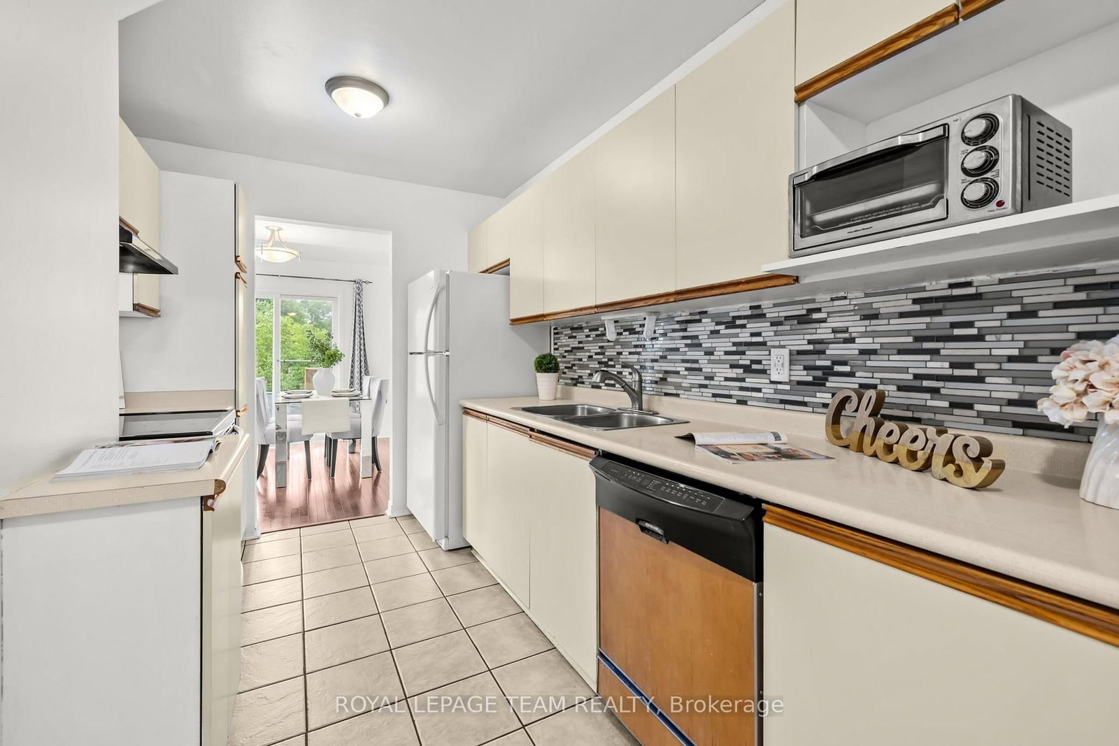 81 Rueter Street • Ottawa, ON photo 11
