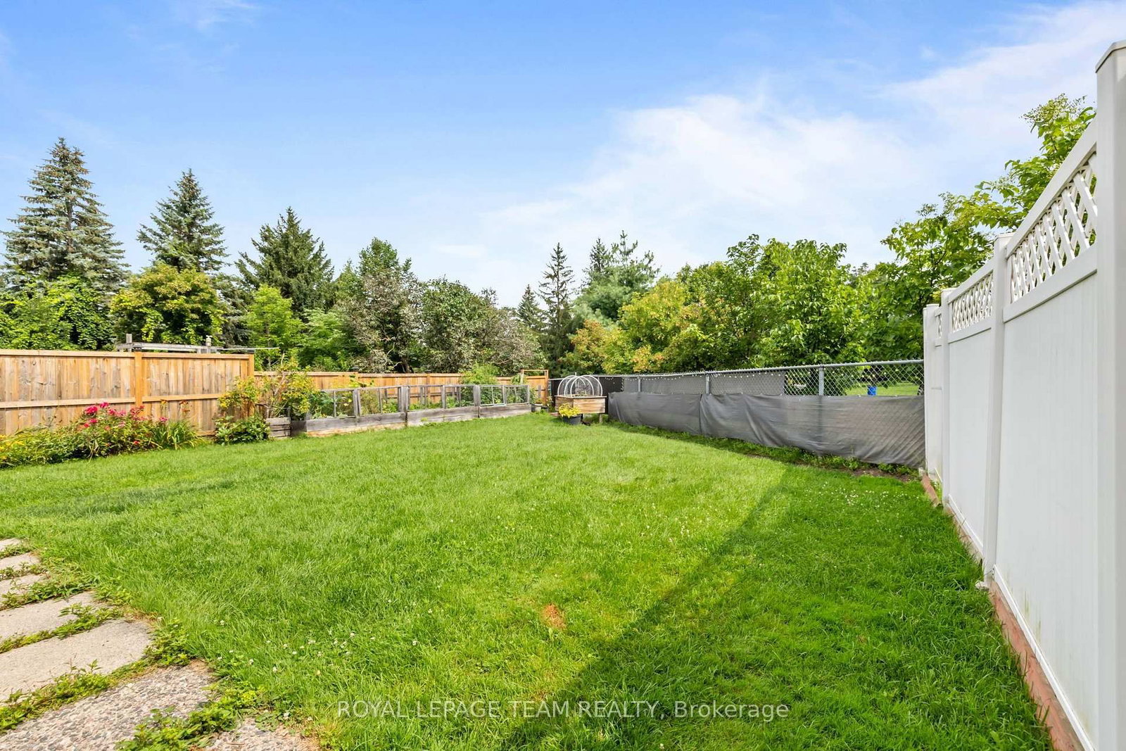 81 Rueter Street • Ottawa, ON photo 36