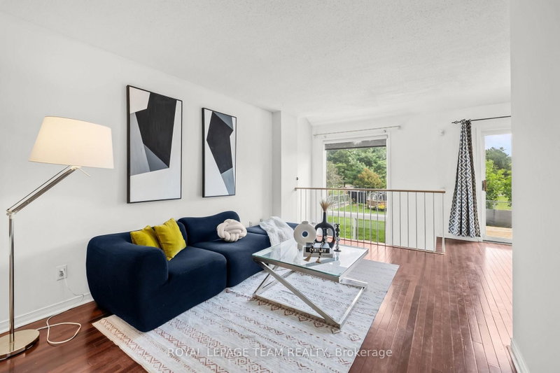 81 Rueter St photo 5