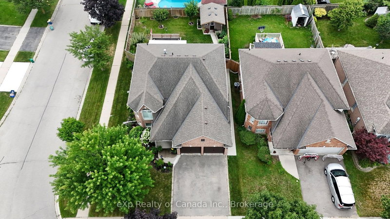 17 Varley Cres photo 5