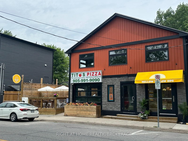 Upper 1 - 4064 Erie Road