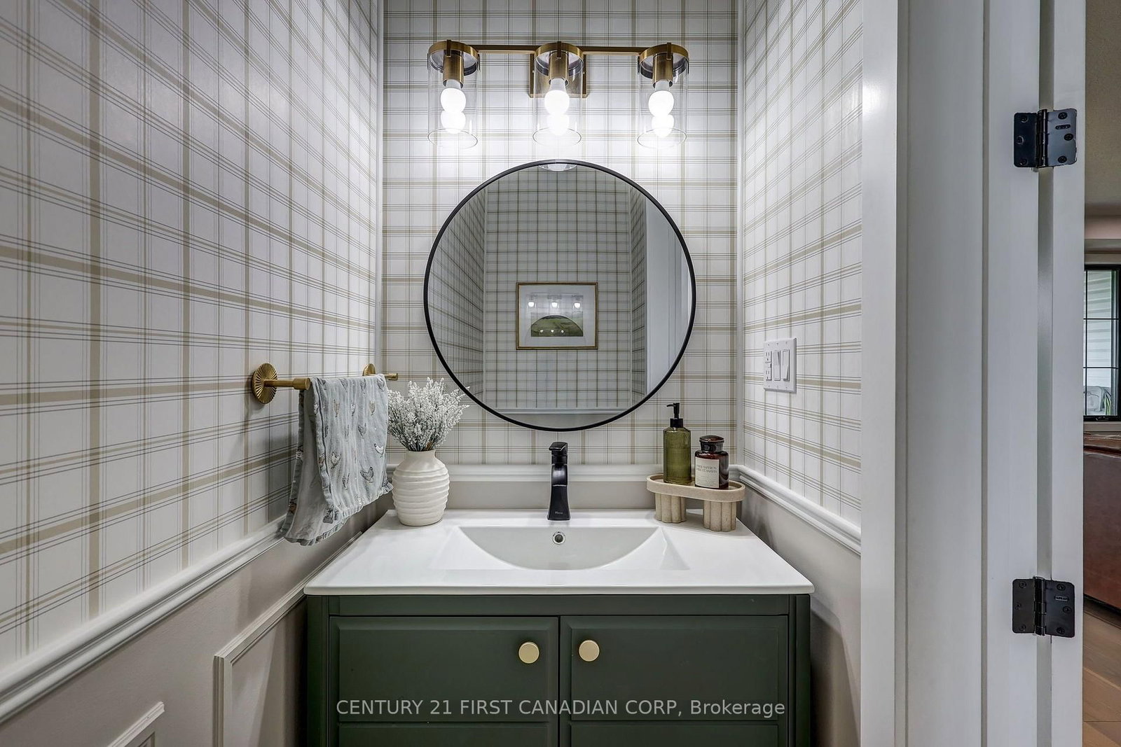 36369 Talbot Line • Southwold, ON photo 11