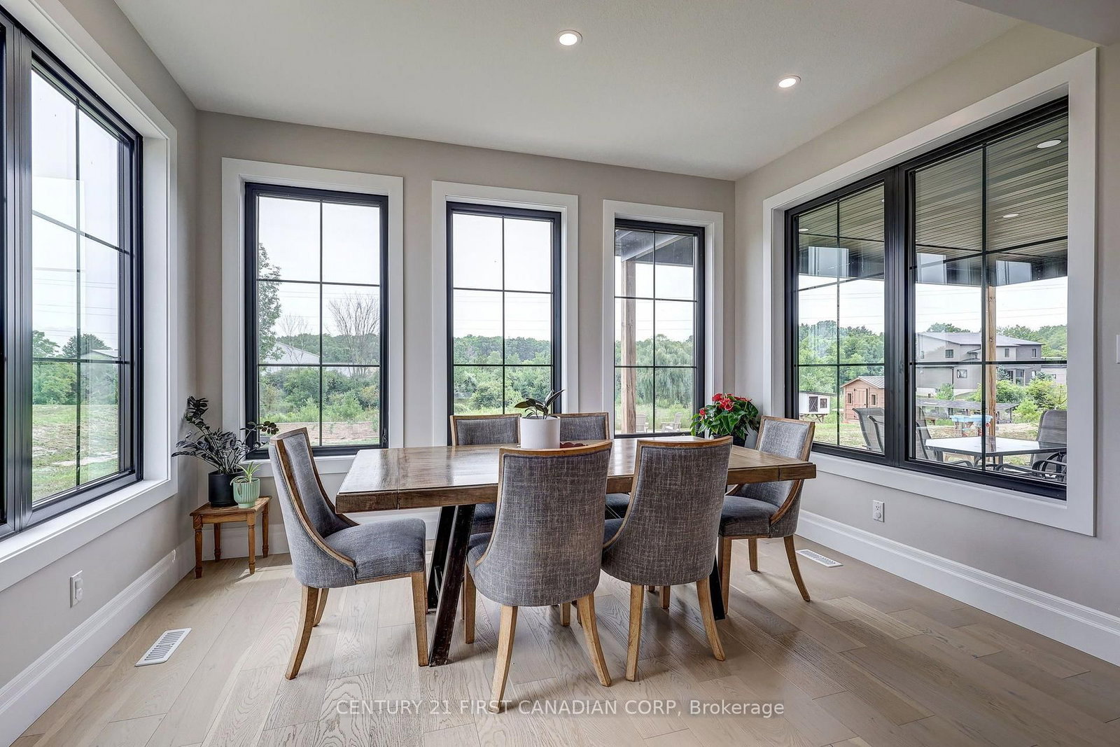 36369 Talbot Line • Southwold, ON photo 22
