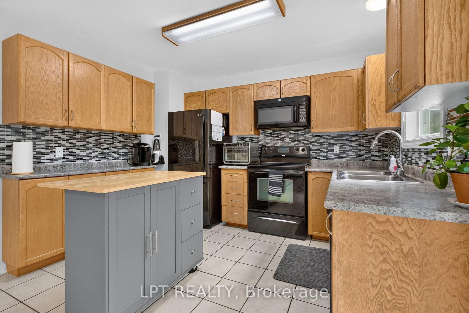 56 Victor Street • Stittsville, ON photo 10