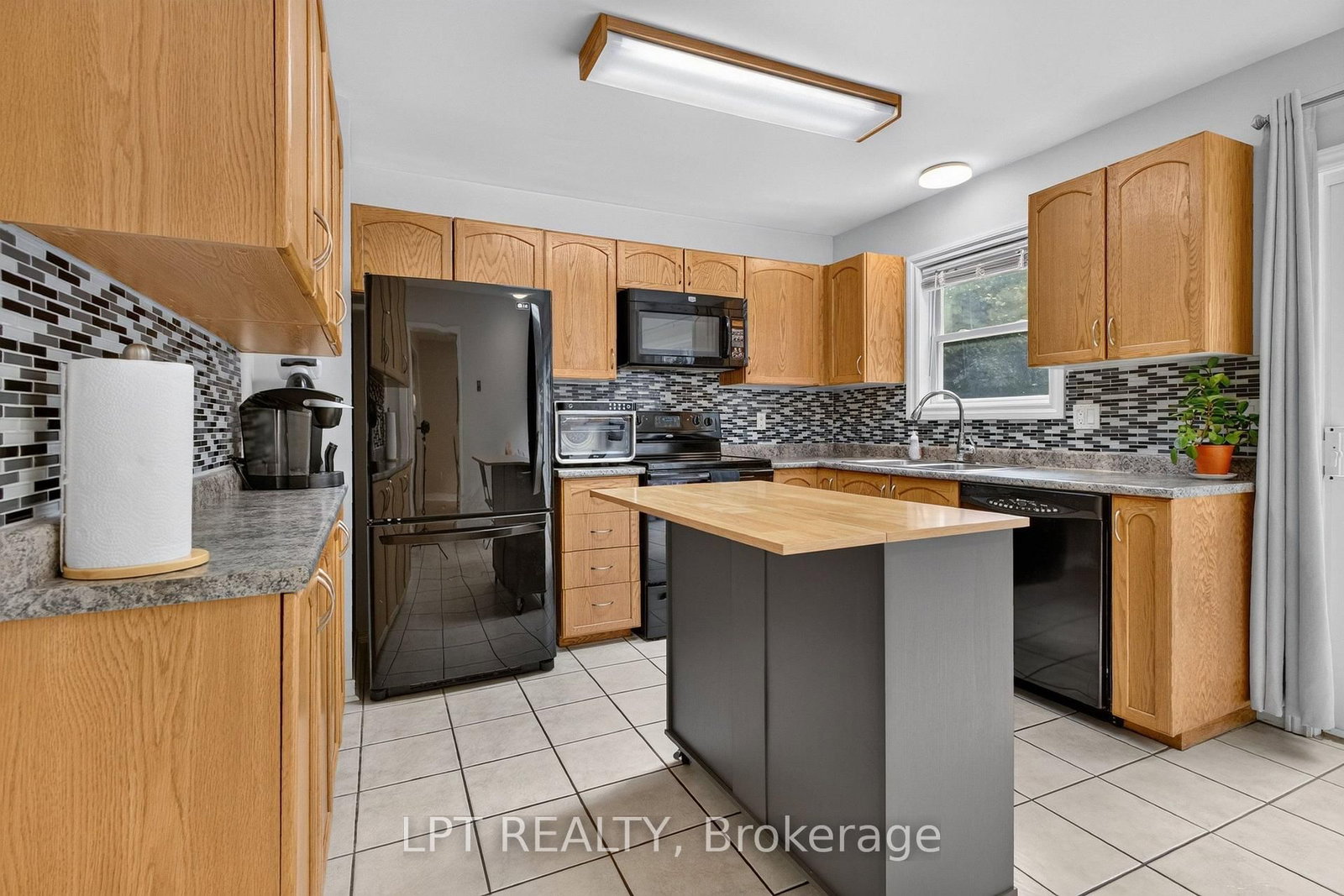 56 Victor Street • Stittsville, ON photo 11