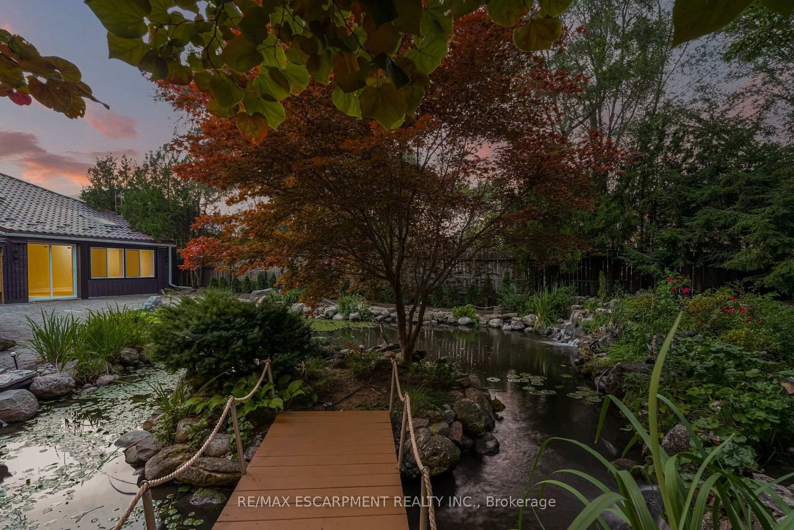 63 Hardale Crescent • Hamilton, ON photo 4