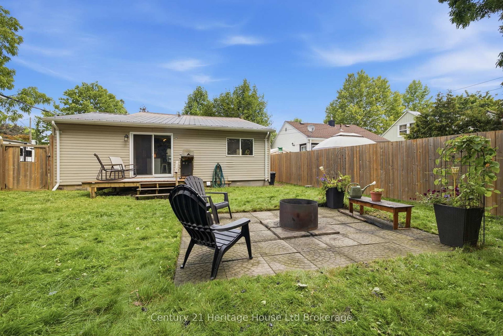 674 Hayball Street • Woodstock, ON photo 16