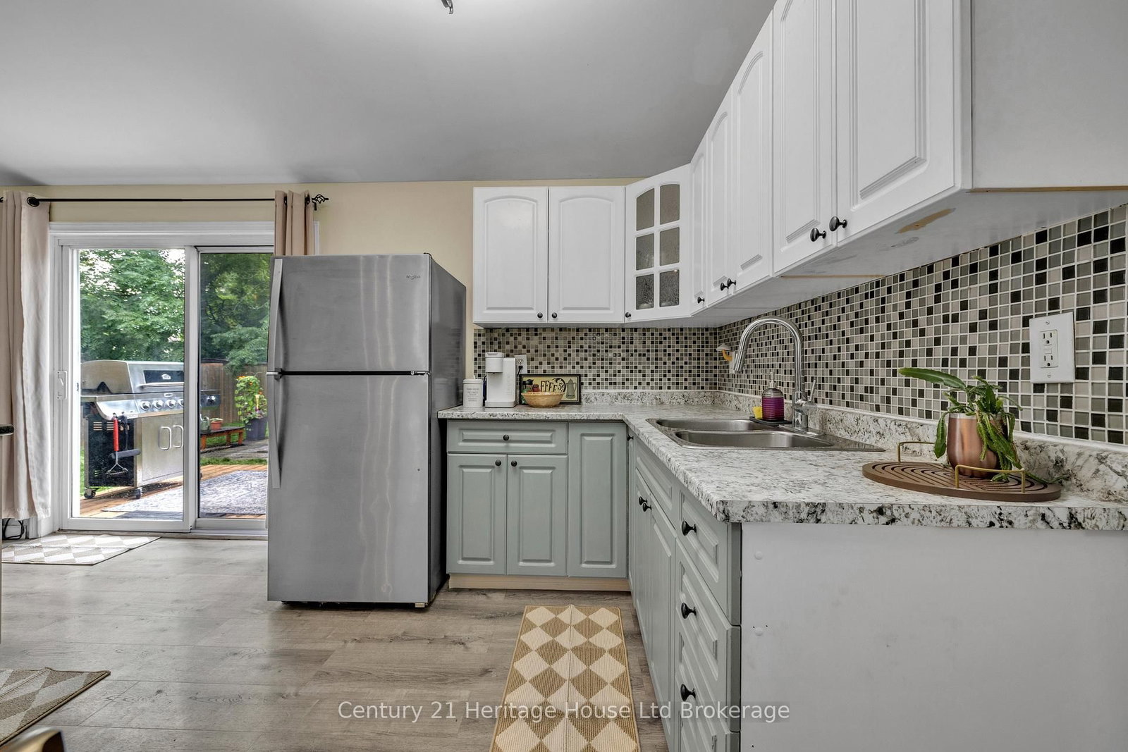 674 Hayball Street • Woodstock, ON photo 4