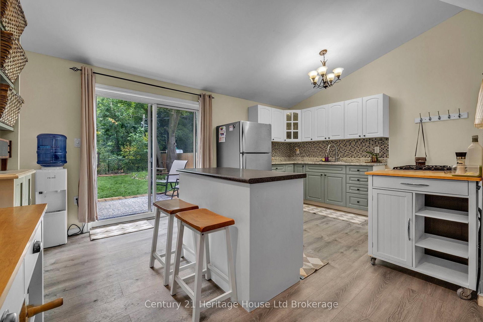 674 Hayball Street • Woodstock, ON photo 5