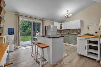 674 Hayball Street • Woodstock, ON photo 5