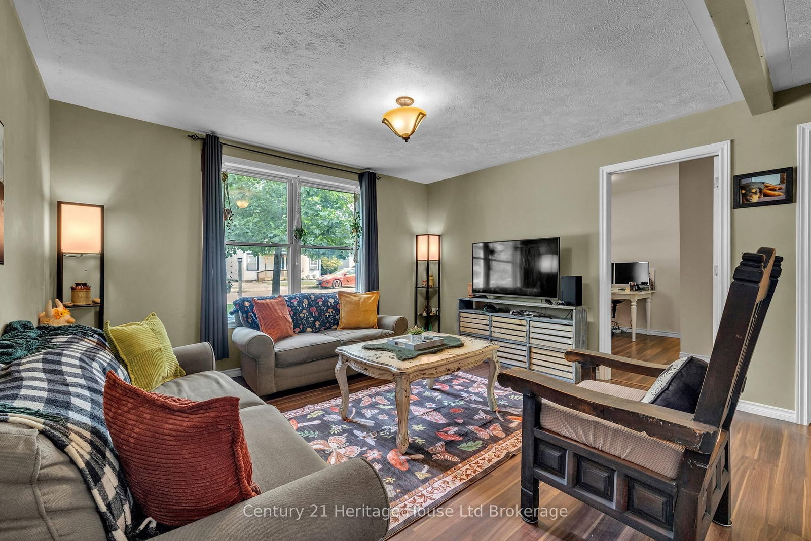 674 Hayball Street • Woodstock, ON photo 7