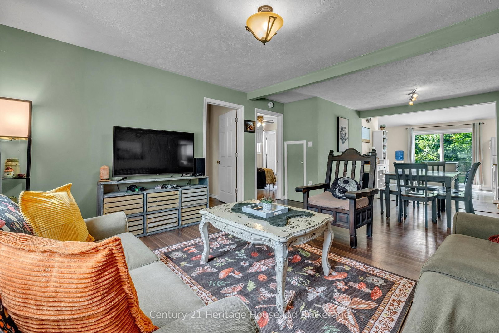 674 Hayball Street • Woodstock, ON photo 8