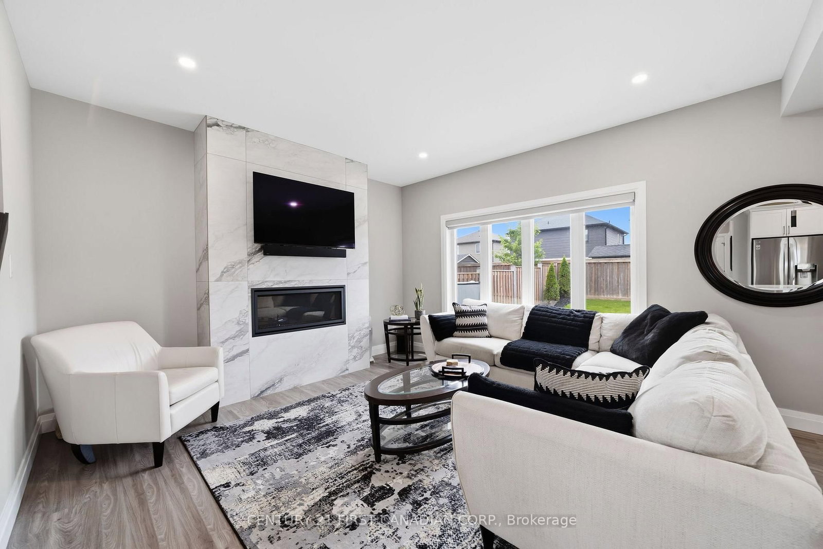 15 NICHOLSON Street • Lucan Biddulph, ON photo 14