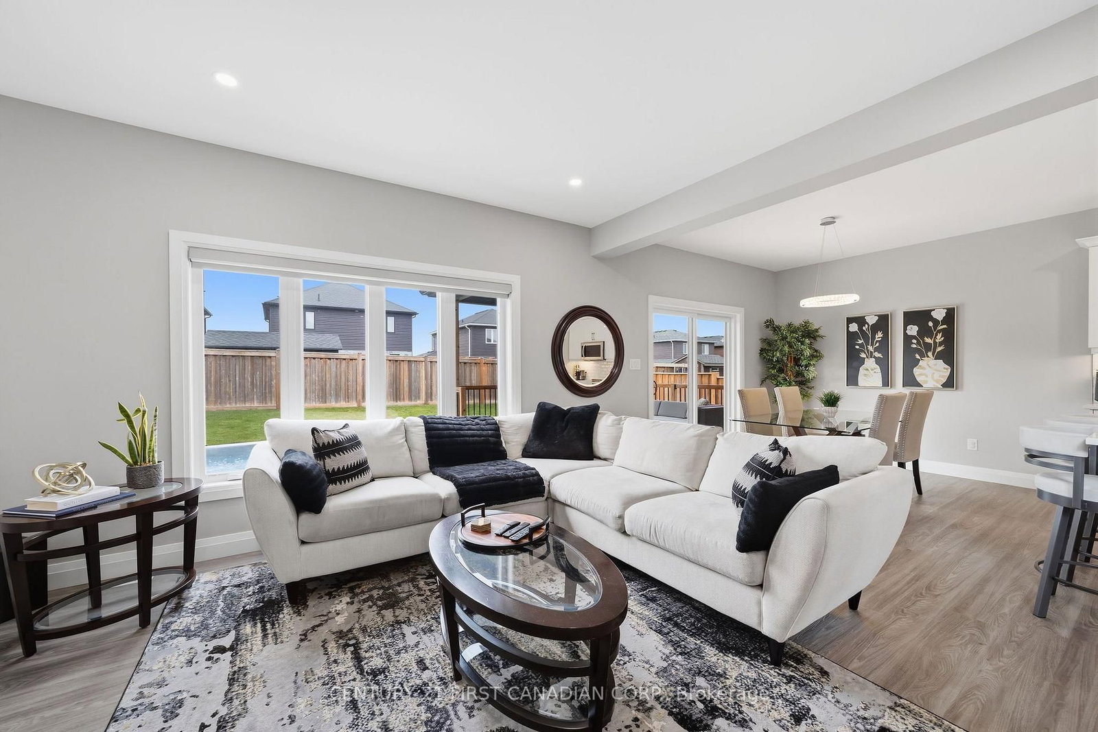 15 NICHOLSON Street • Lucan Biddulph, ON photo 15