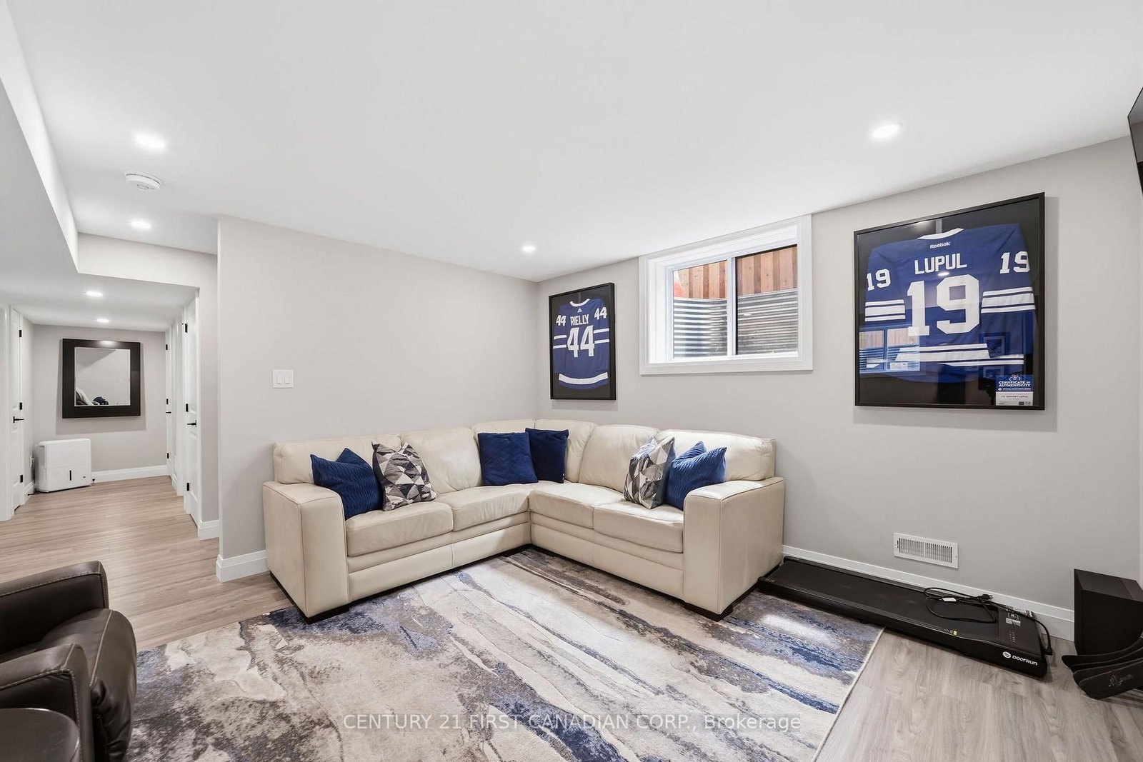 15 NICHOLSON Street • Lucan Biddulph, ON photo 32
