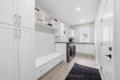 15 NICHOLSON Street • Lucan Biddulph, ON photo 7