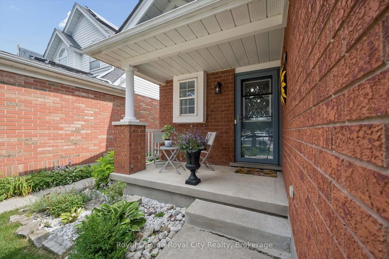 63 STARVIEW Crescent