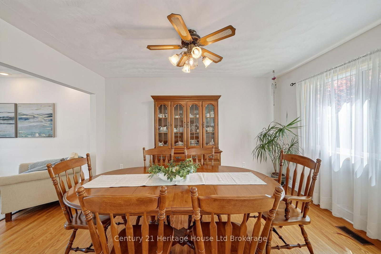812 Hughson Street • Woodstock, ON photo 10