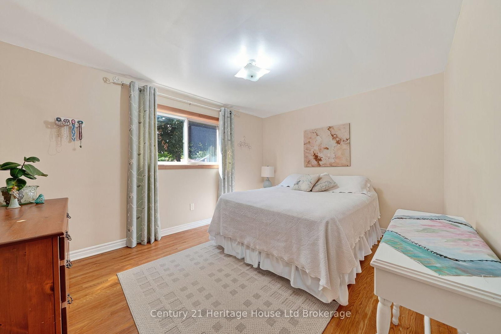 812 Hughson Street • Woodstock, ON photo 21
