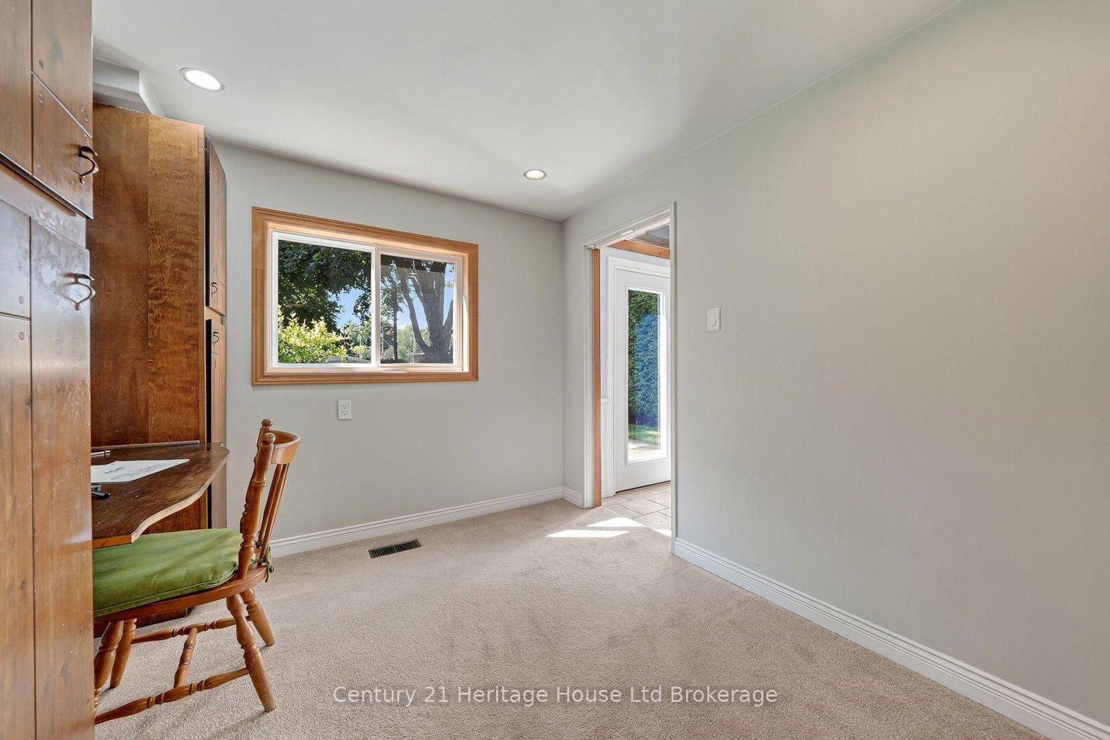 812 Hughson Street • Woodstock, ON photo 30