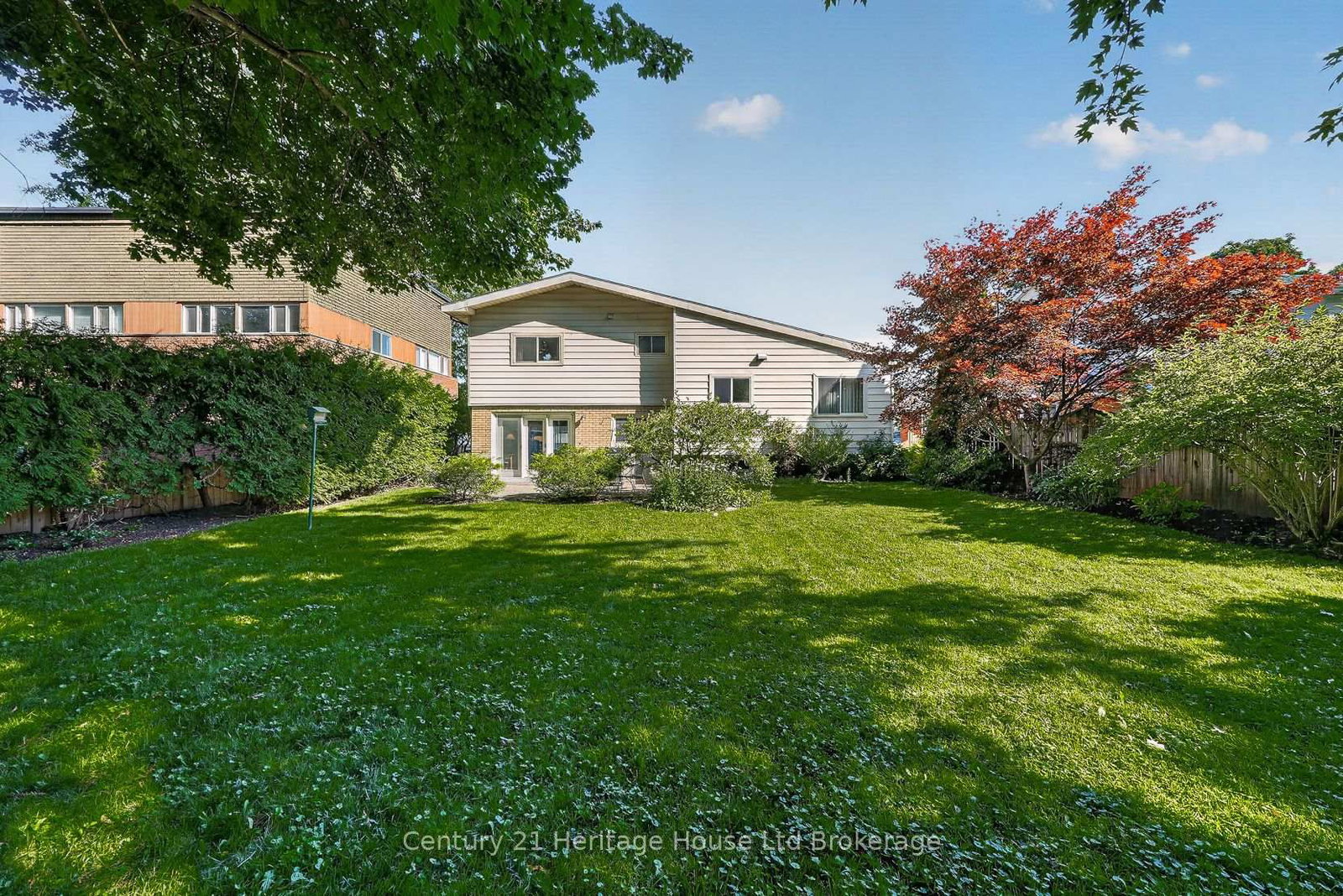 812 Hughson Street • Woodstock, ON photo 37