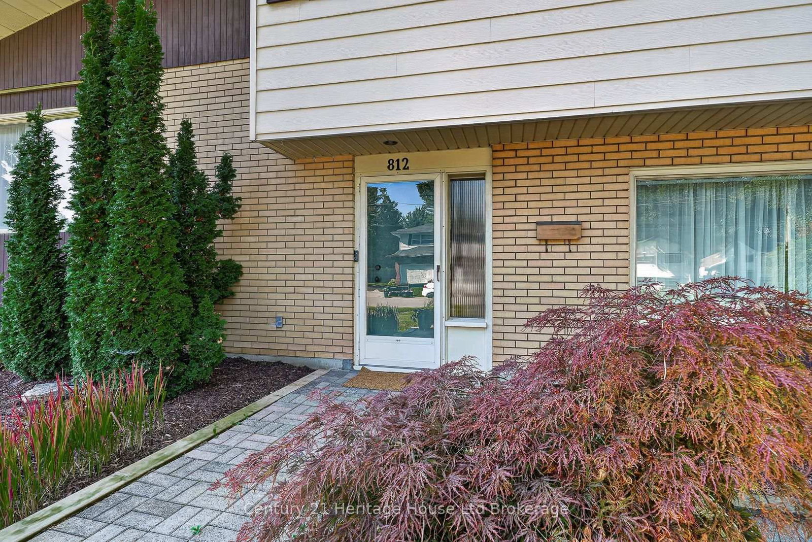 812 Hughson Street • Woodstock, ON photo 39