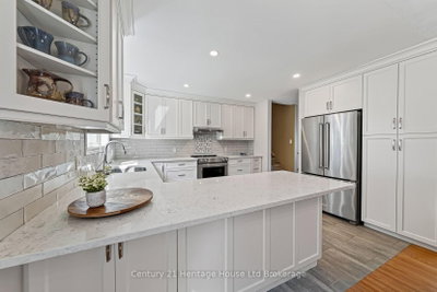 812 Hughson Street • Woodstock, ON photo 5