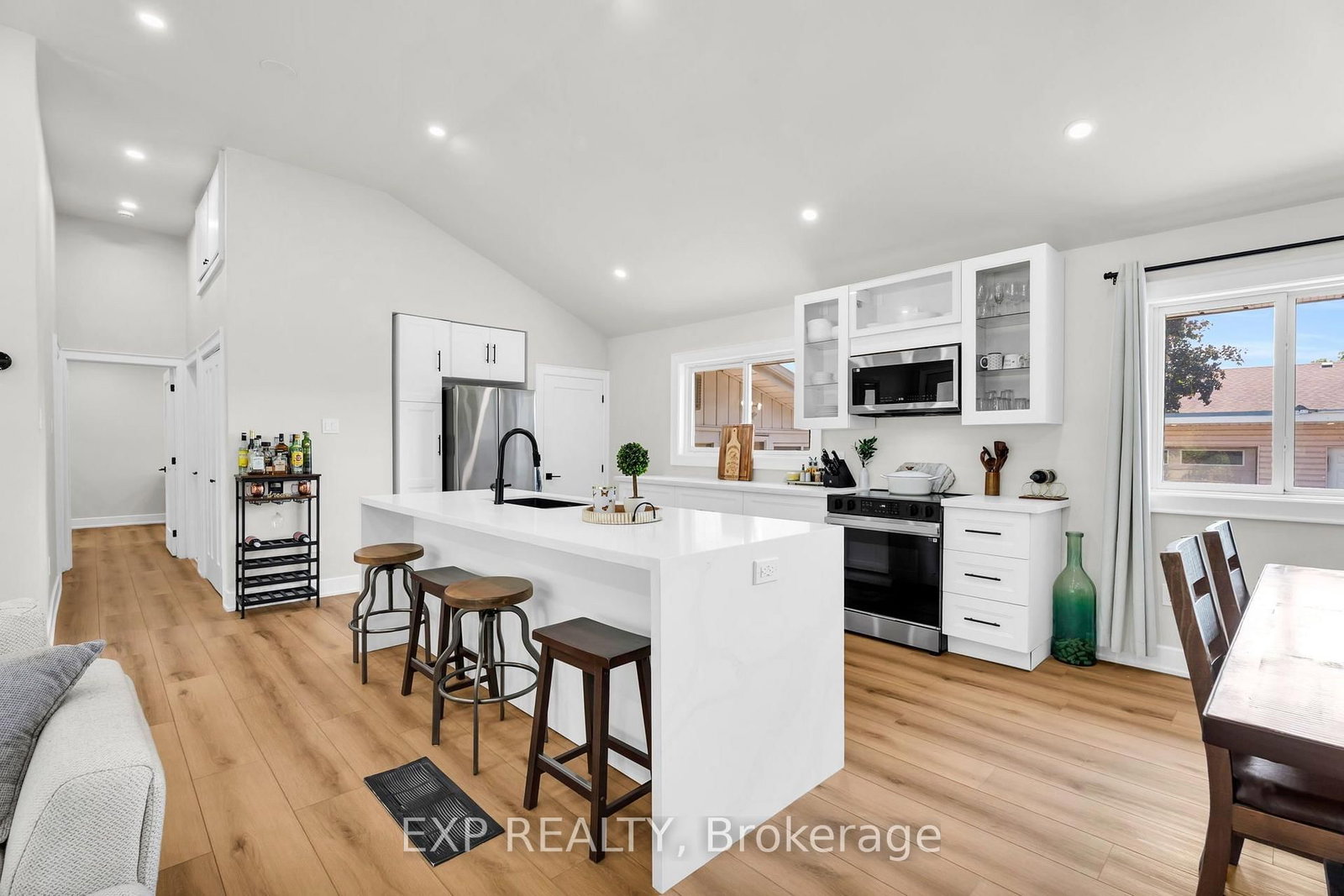 19 Woodman Drive • Brantford, ON photo 11