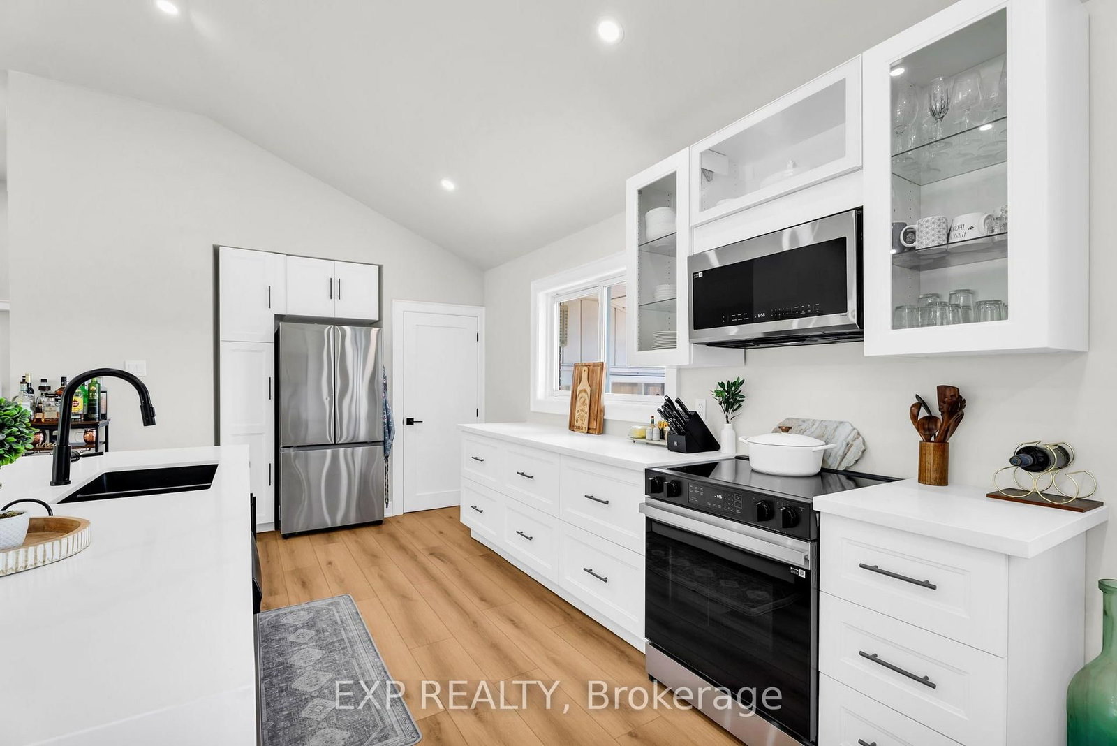 19 Woodman Drive • Brantford, ON photo 12