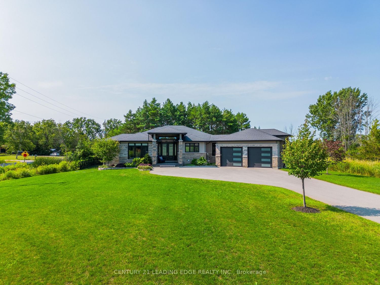 9 Leaside Street • Prince Edward County, ON photo 3
