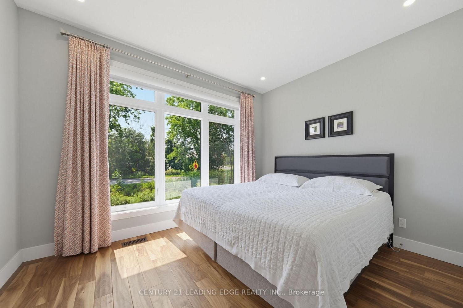 9 Leaside Street • Prince Edward County, ON photo 32