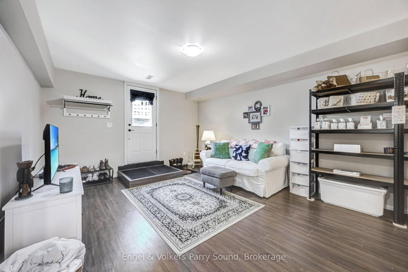 B - 6 Lawrence Street