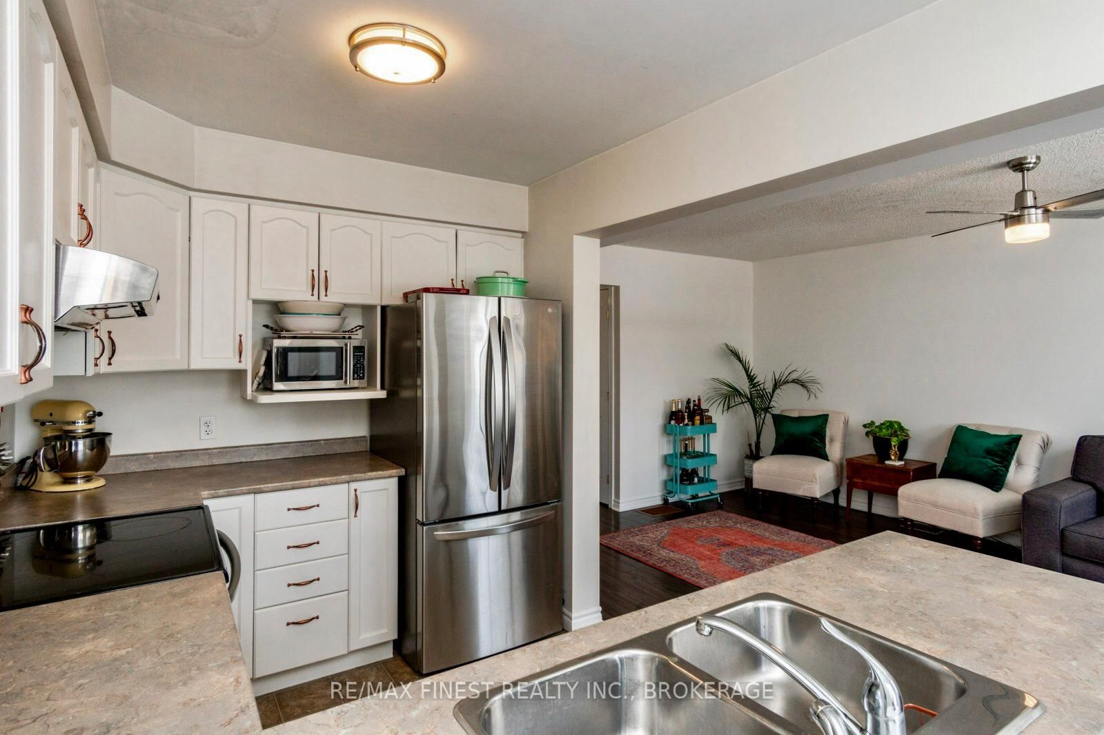 116 FIRESIDE Court • Kingston, ON photo 9