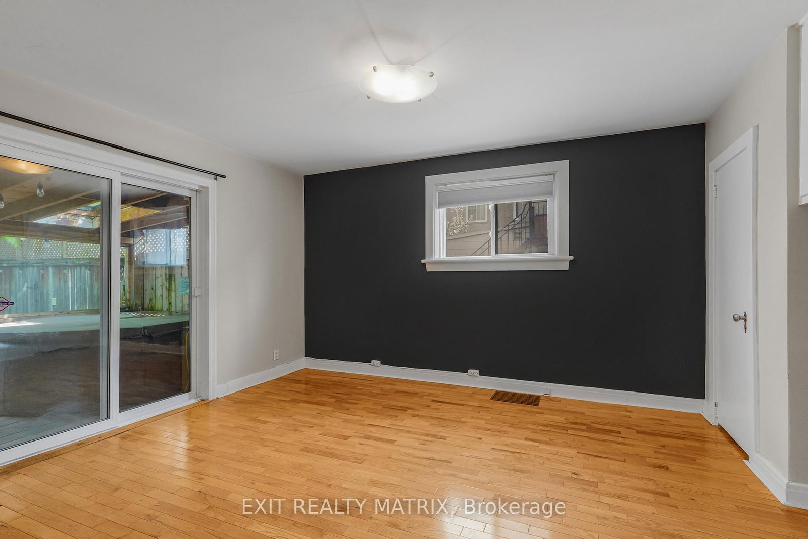 261 Montfort Street • Ottawa, ON photo 15