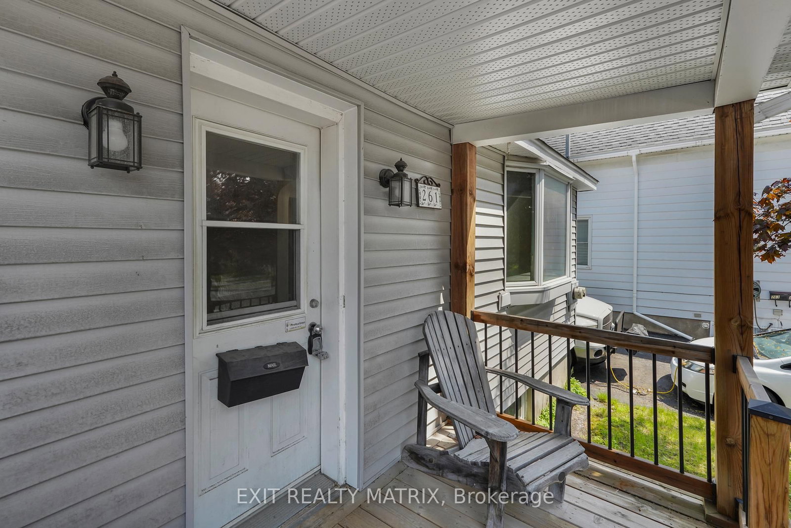 261 Montfort Street • Ottawa, ON photo 3