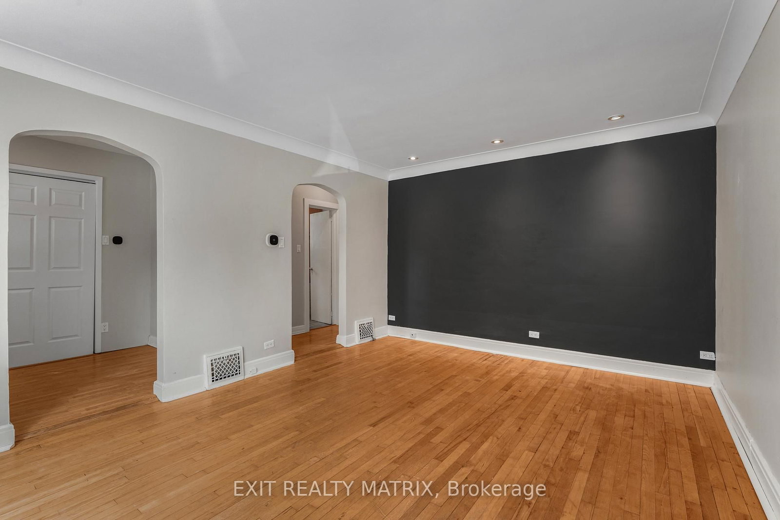 261 Montfort Street • Ottawa, ON photo 8