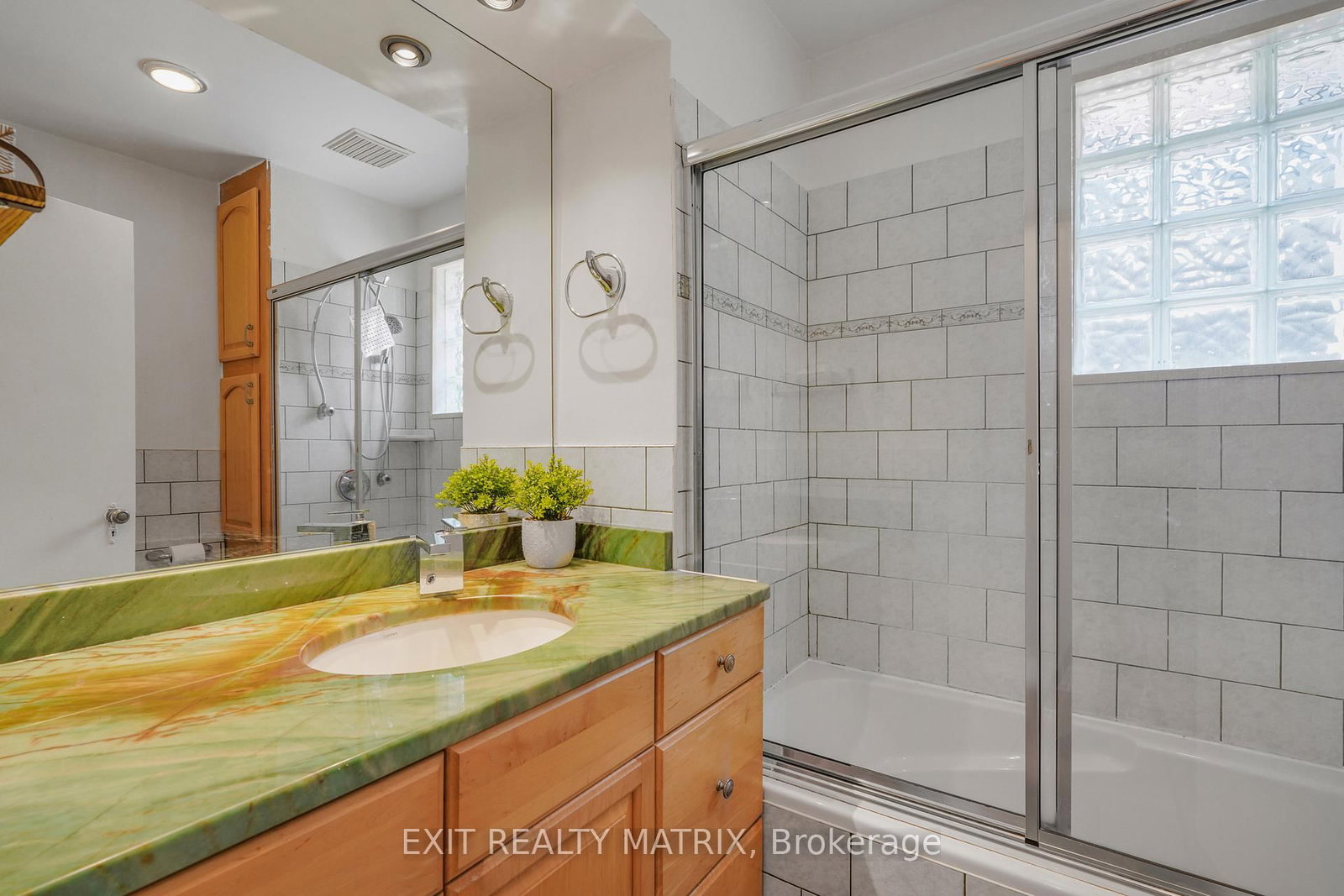 261 Montfort Street • Ottawa, ON photo 9