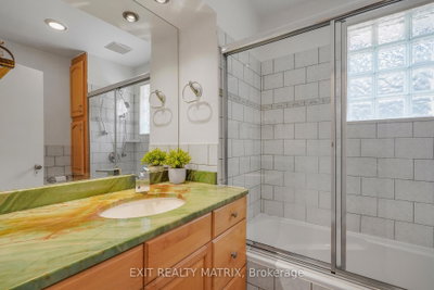261 Montfort Street • Ottawa, ON photo 9