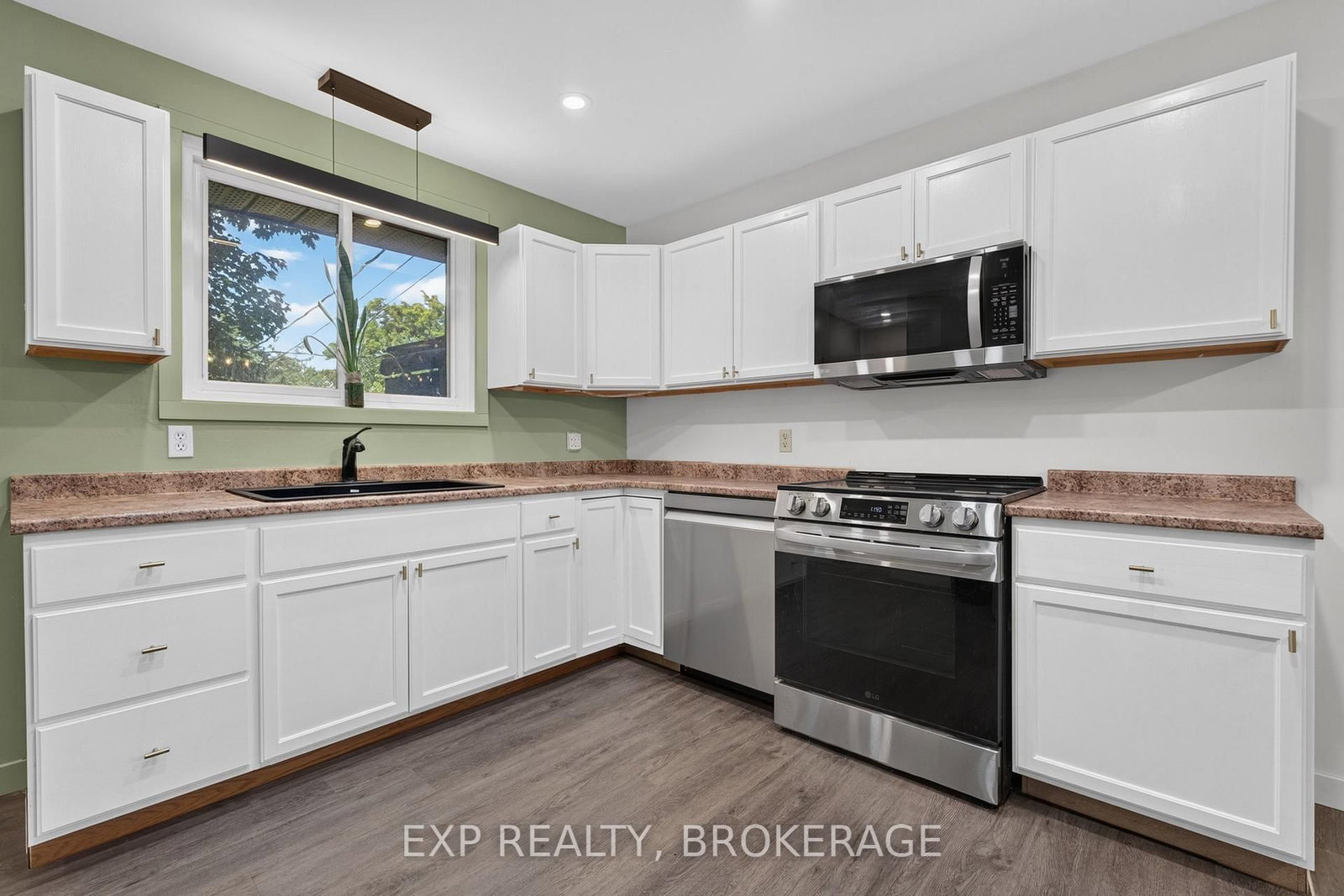 659 SUSSEX Boulevard • Kingston, ON photo 11