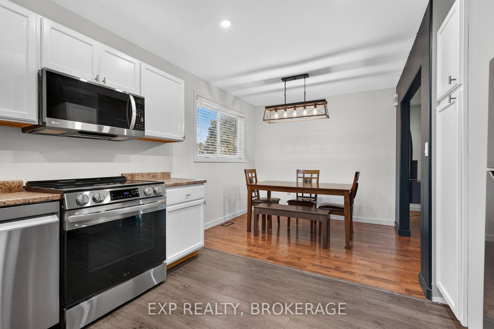 659 SUSSEX Boulevard • Kingston, ON photo 12