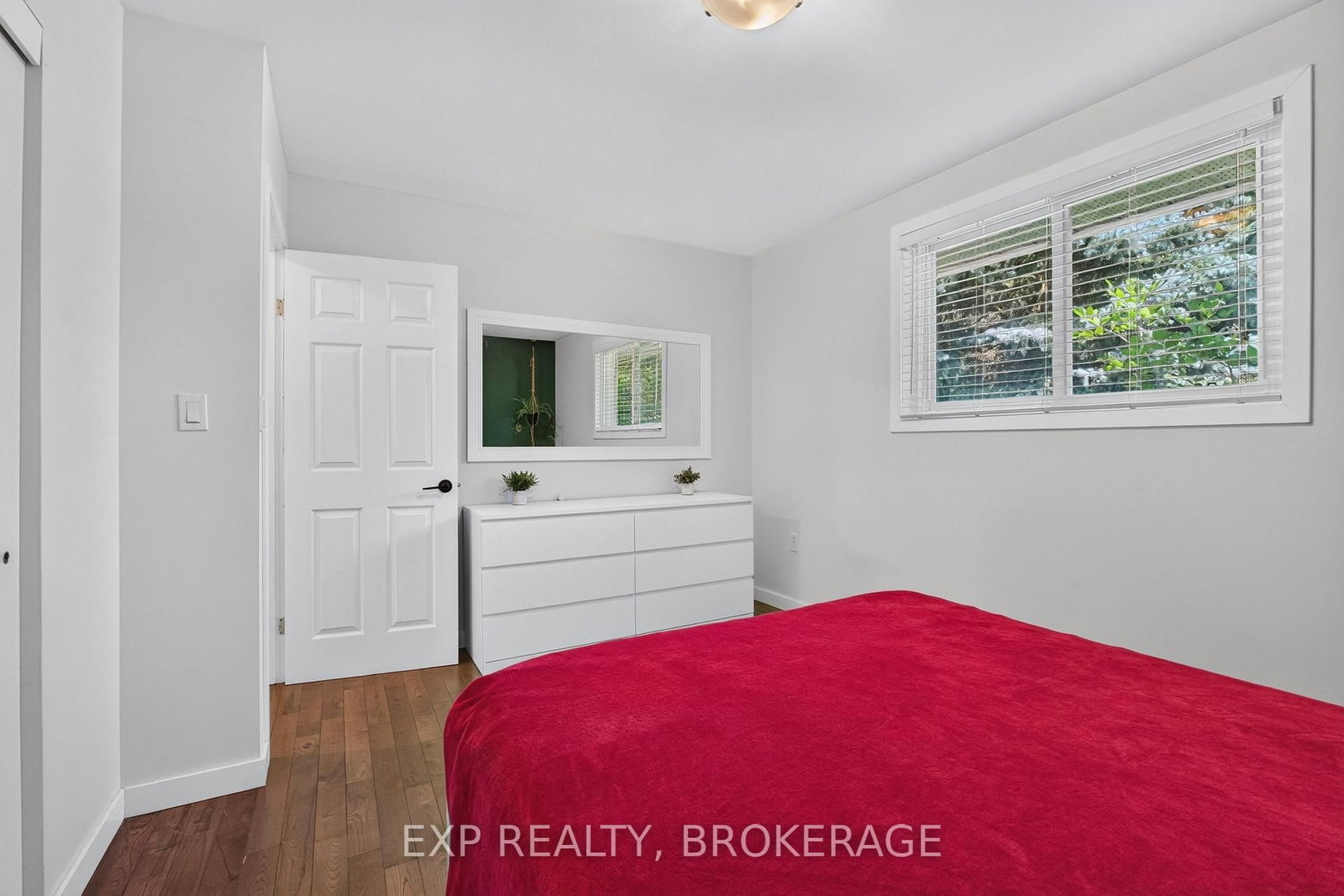 659 SUSSEX Boulevard • Kingston, ON photo 15