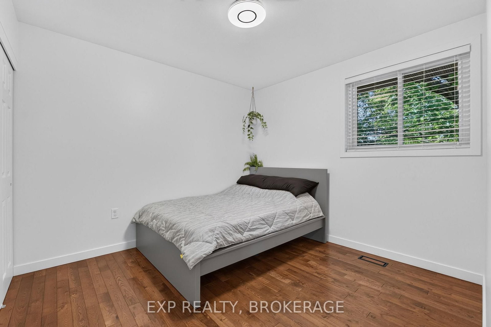 659 SUSSEX Boulevard • Kingston, ON photo 17