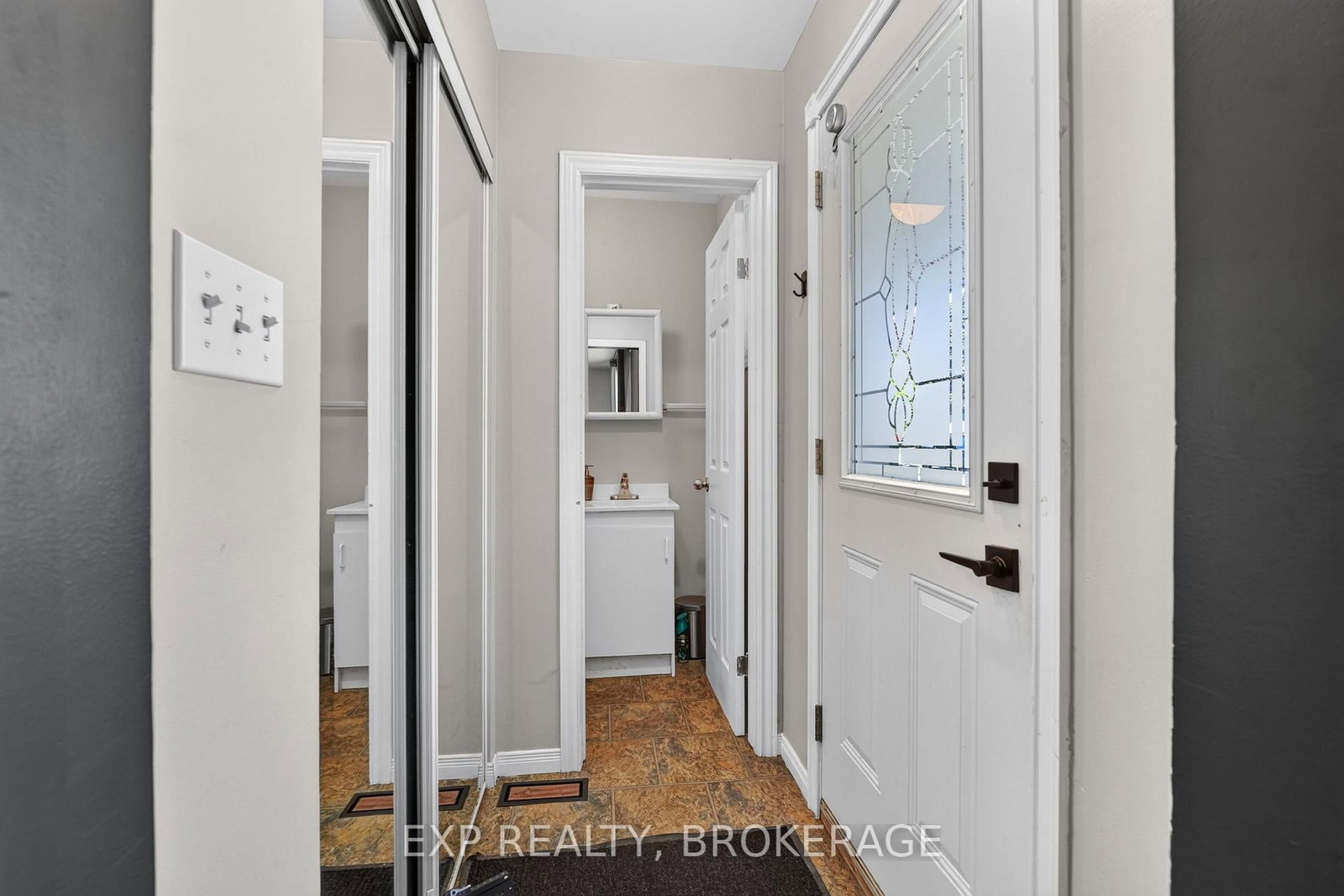 659 SUSSEX Boulevard • Kingston, ON photo 4